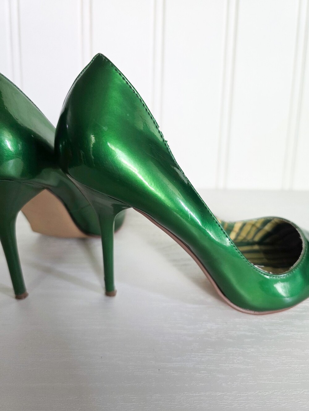 Michael Antonio Metallic Glossy Green Pointy Toe Heeled Pumps - Picture 9 of 13